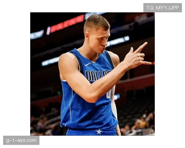 阿什拉夫国家队首秀惊艳全场，球迷热议其出色表现