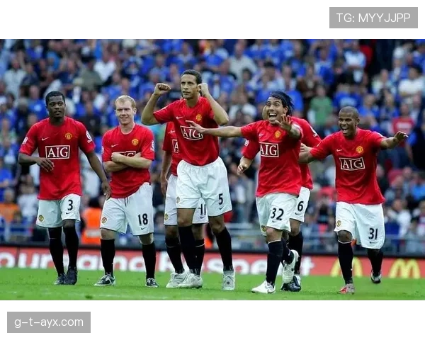 曼联赛季走势展现潜力与挑战并存，未来前景备受期待